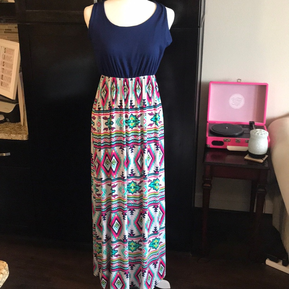 NWOT - Navy/Multi Aztec Dress!